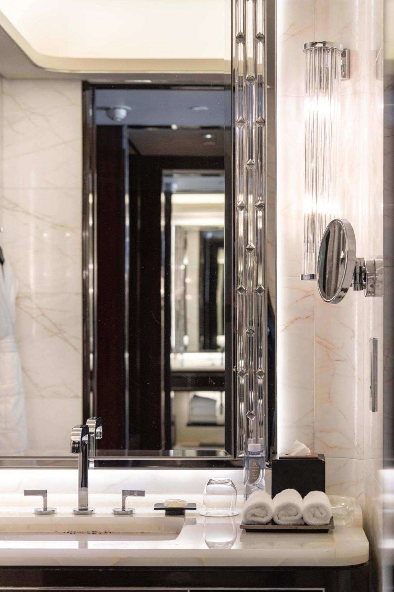 The St. Regis 5*